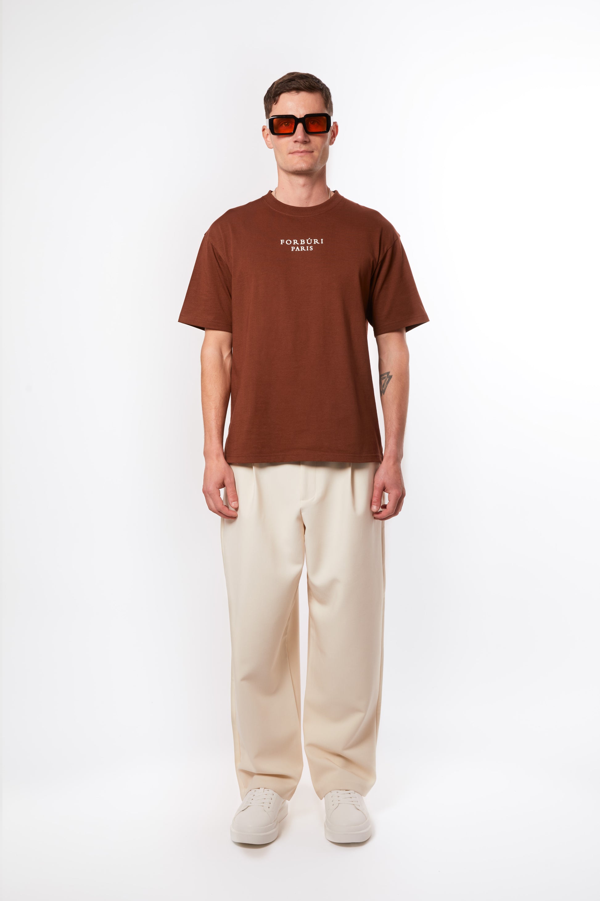 brown t-shirt men, coffee tone men’s tee, earthy tone fashion for men, t-shirt marron homme, premium basics for men, minimalist Parisian style, cotton streetwear tee, inspired by Arket, inspired by A.P.C., summer vibes, riviera vibes, paris summer vibes, Forburi Paris, Forburi, Forburimen, menswear, menswearcasual